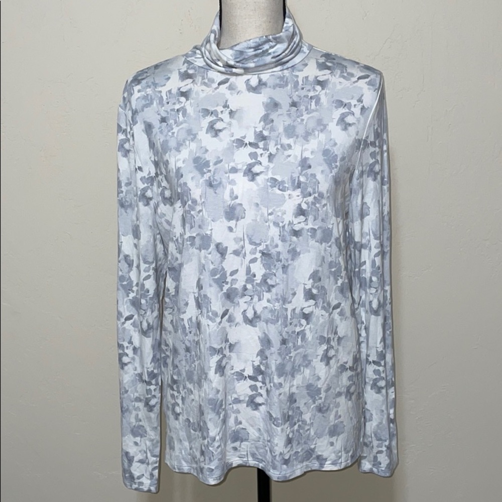 White House Black Market New Turtleneck size Large